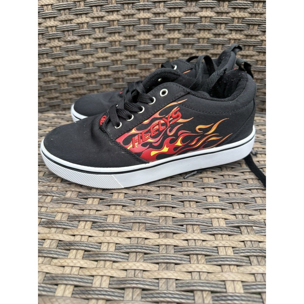HEELYS, Pro 20 Print Black and Red Flame Size YOUTH 5 WITH WHEELS